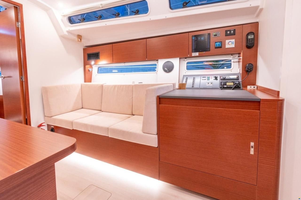 Hanse 410