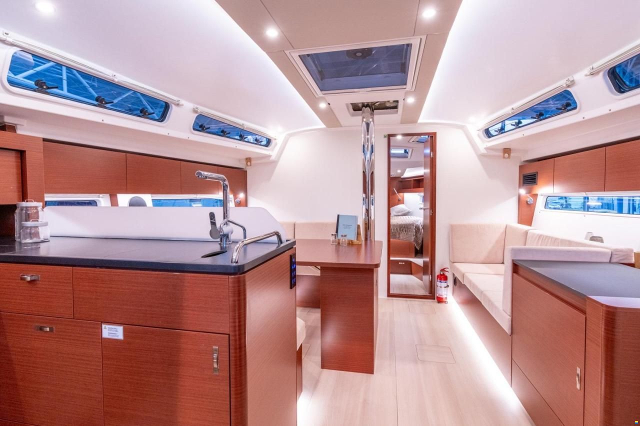 Hanse 410