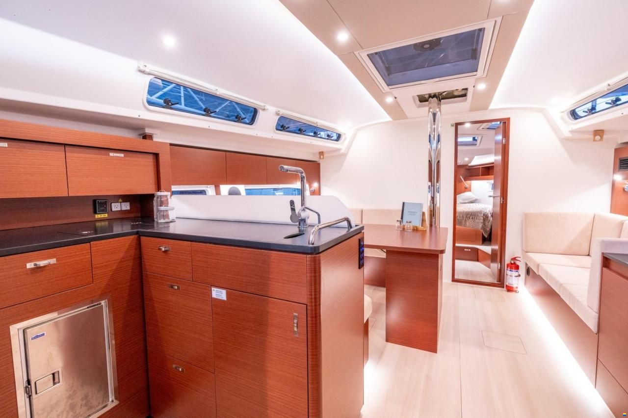 Hanse 410
