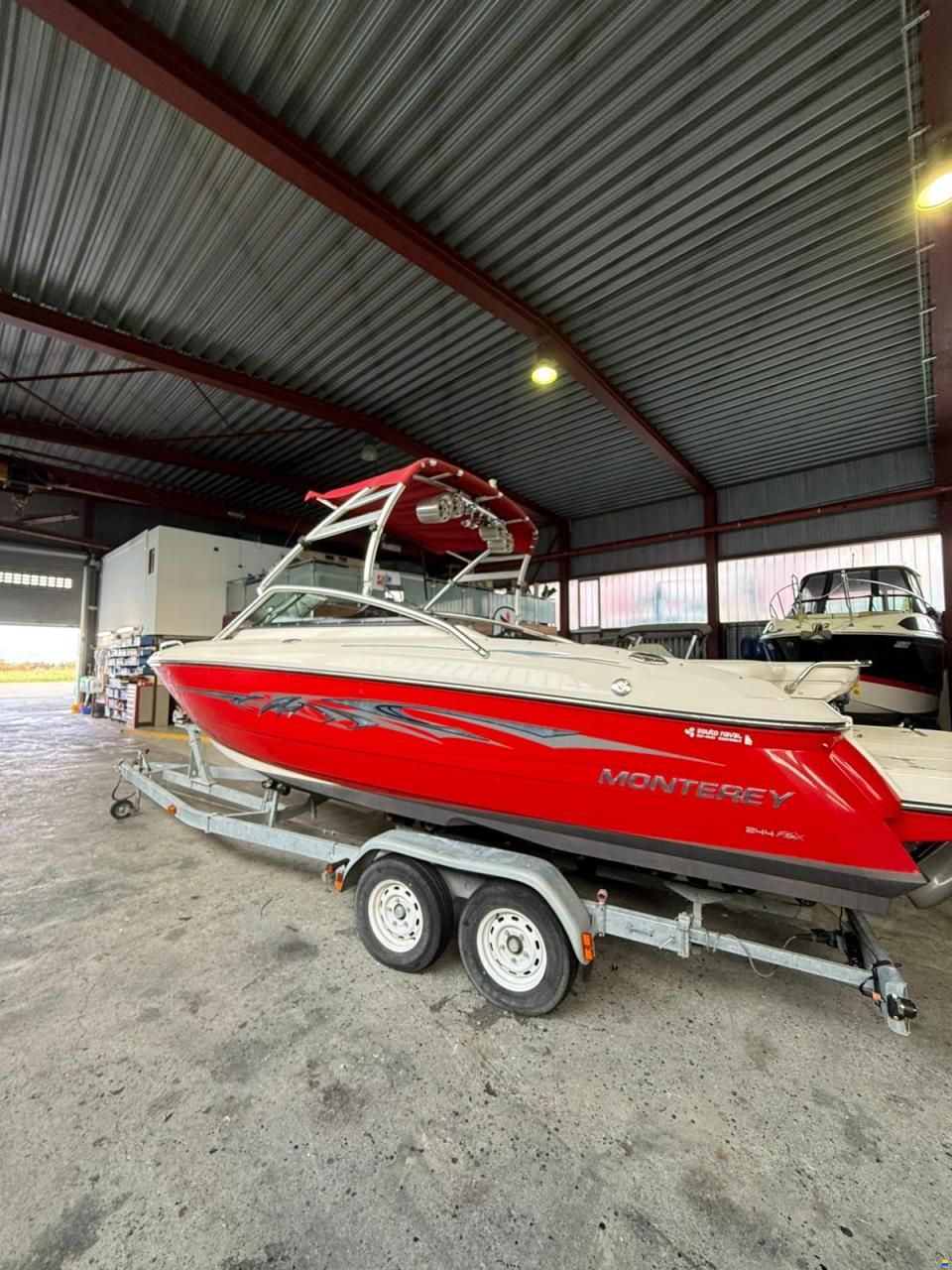 Monterey 244 FSX