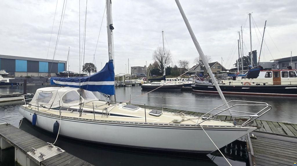 Sirena 38