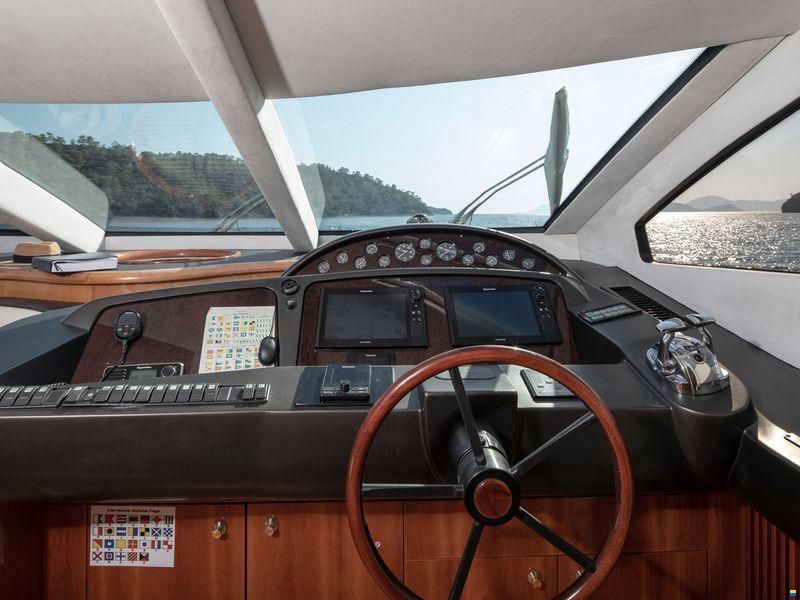Sunseeker 94 Yacht