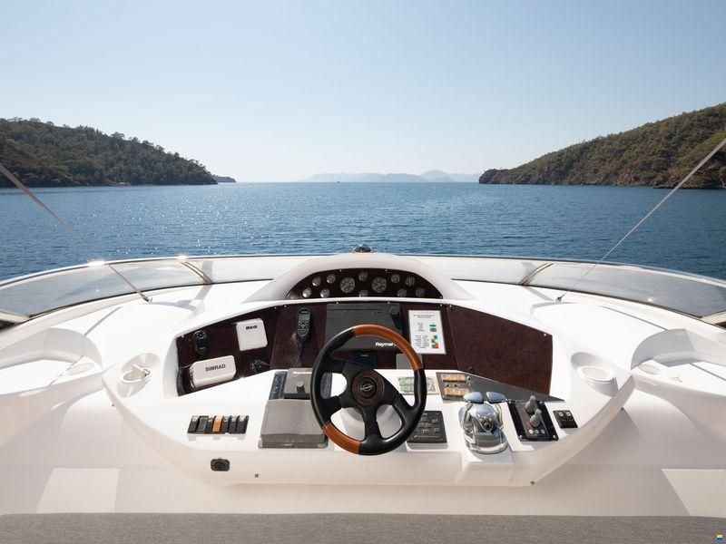 Sunseeker 94 Yacht
