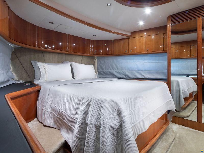 Sunseeker 94 Yacht