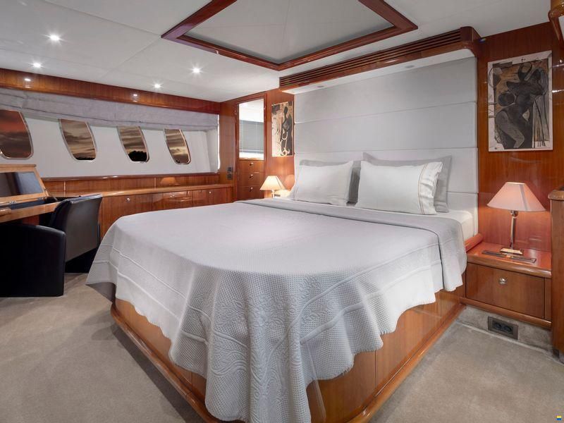 Sunseeker 94 Yacht