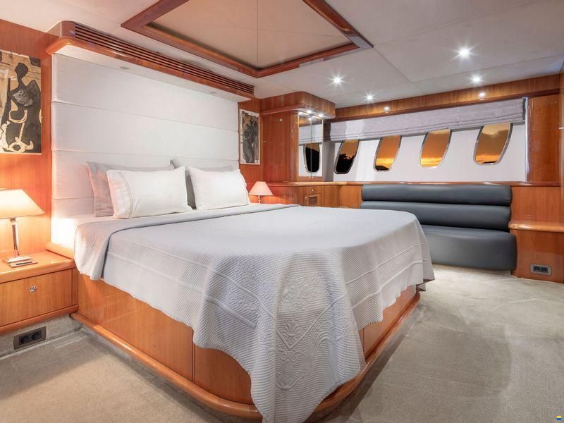 Sunseeker 94 Yacht