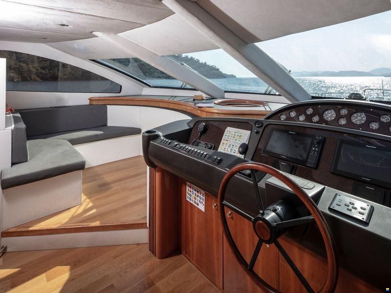 Sunseeker 94 Yacht