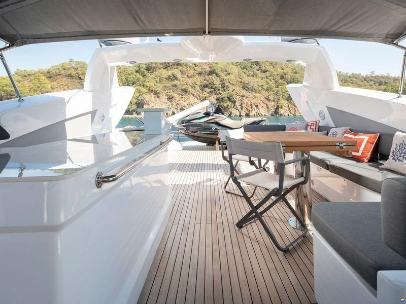 Sunseeker 94 Yacht
