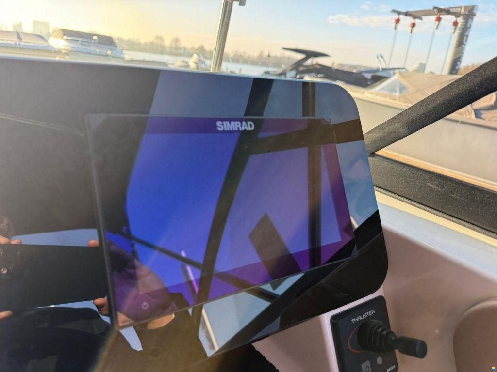Sea Ray SDX 230