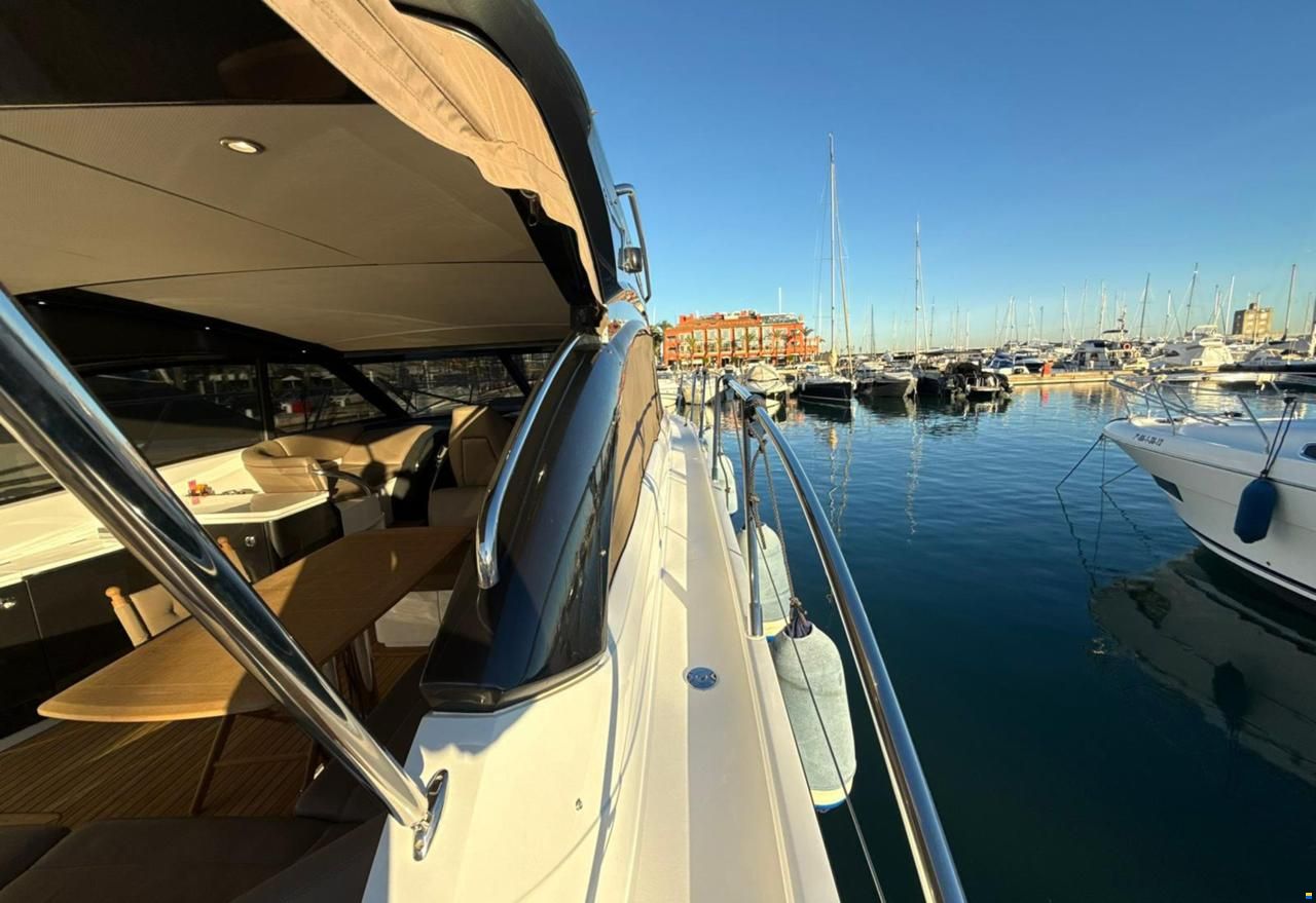 Princess V 48 open