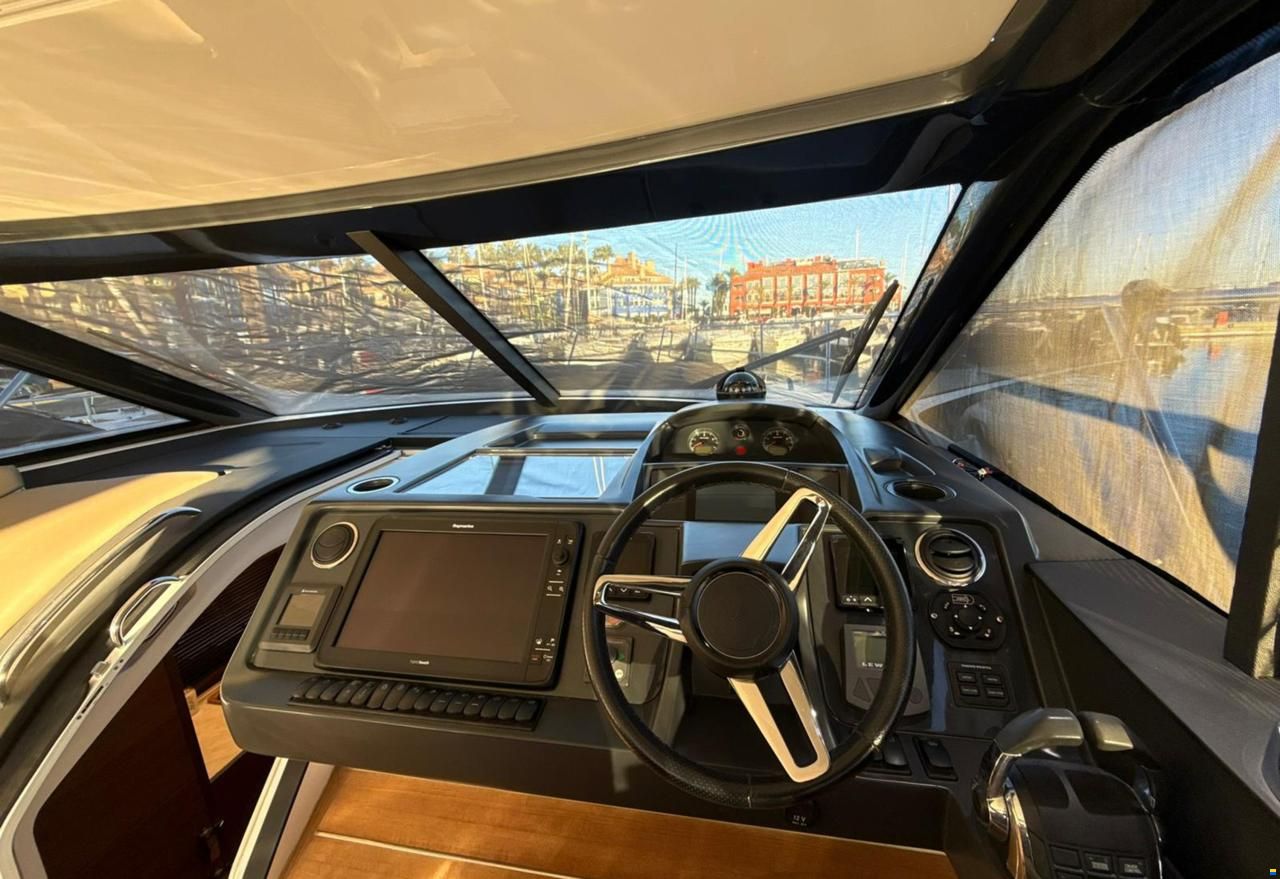 Princess V 48 open