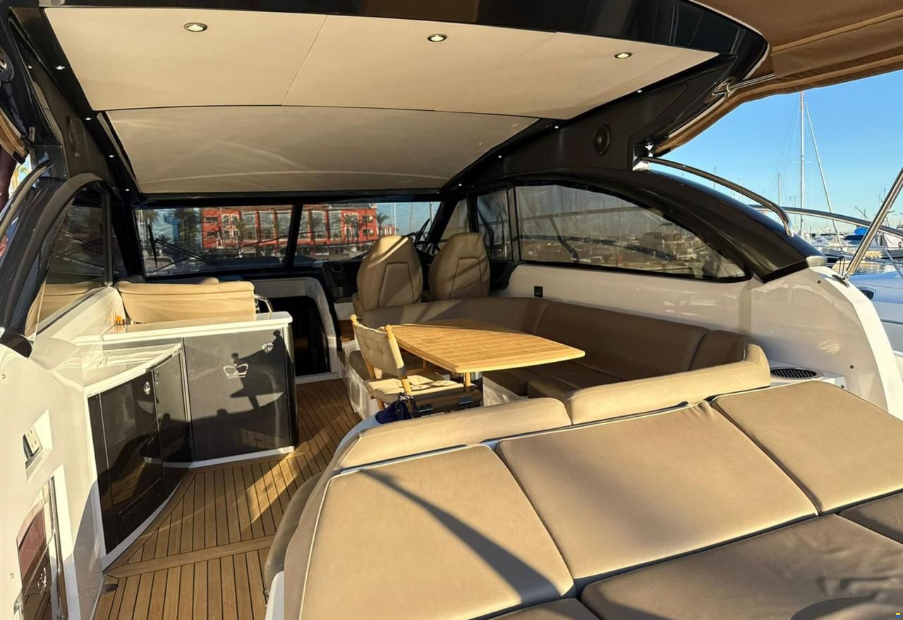Princess V 48 open