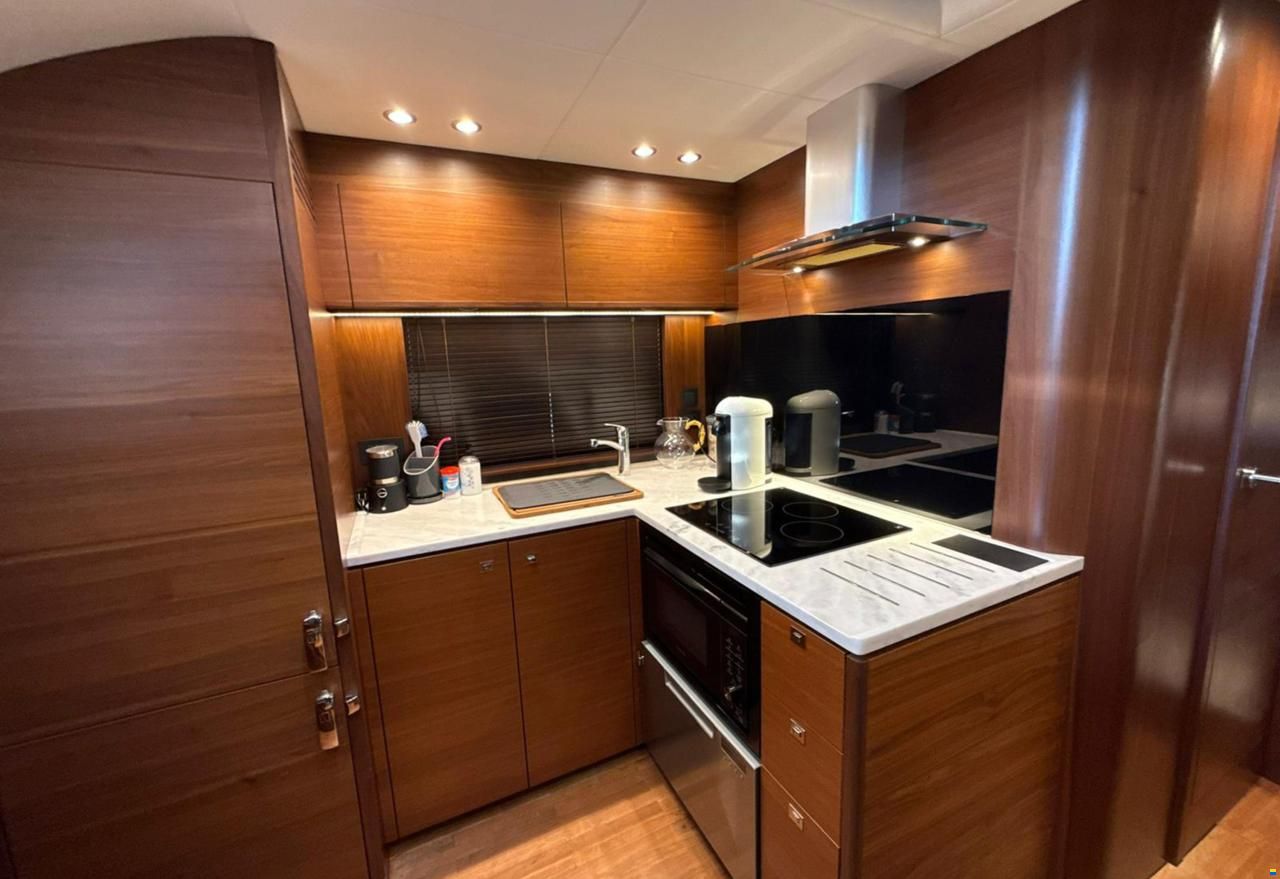 Princess V 48 open