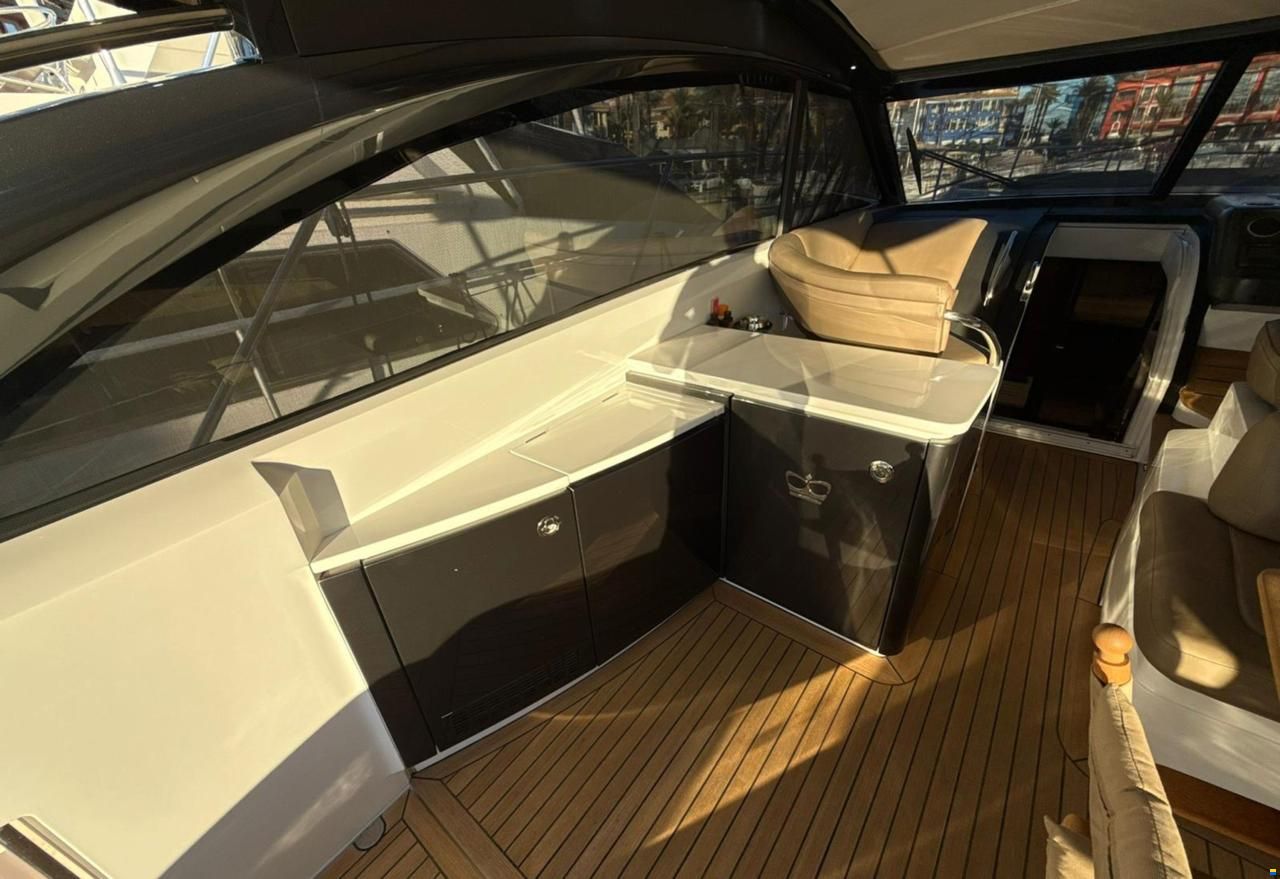 Princess V 48 open