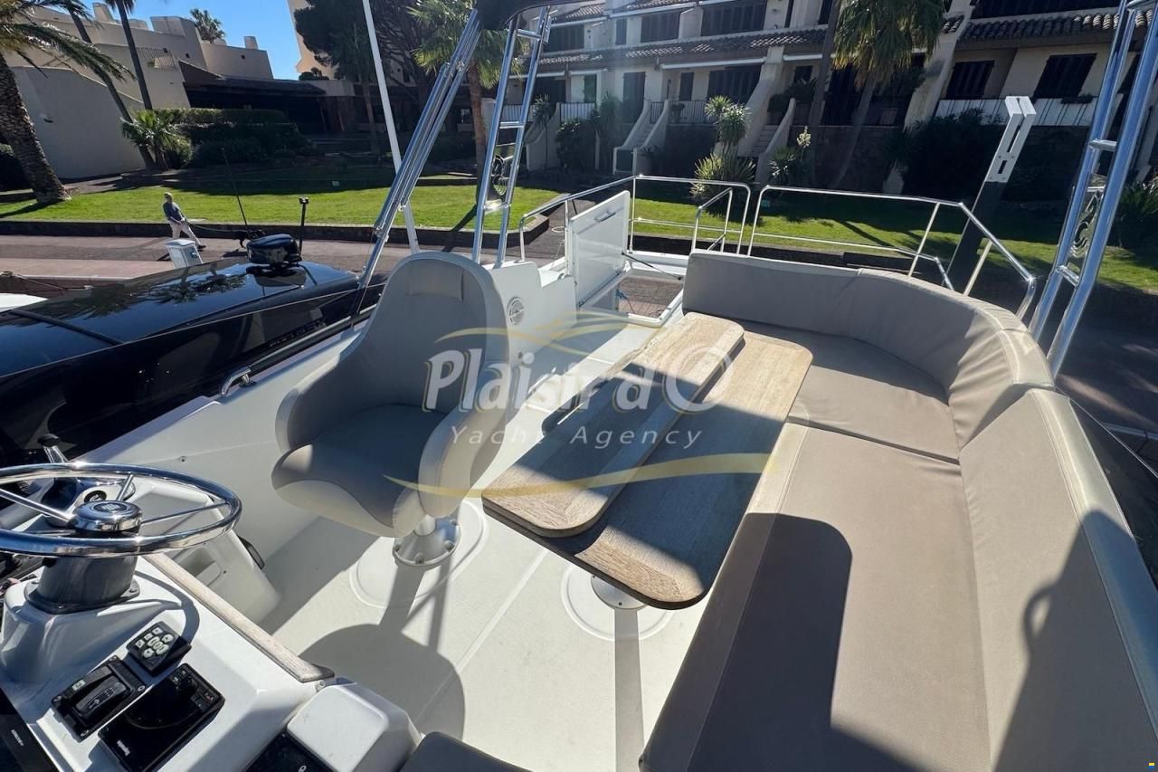 Beneteau Swift Trawler 35