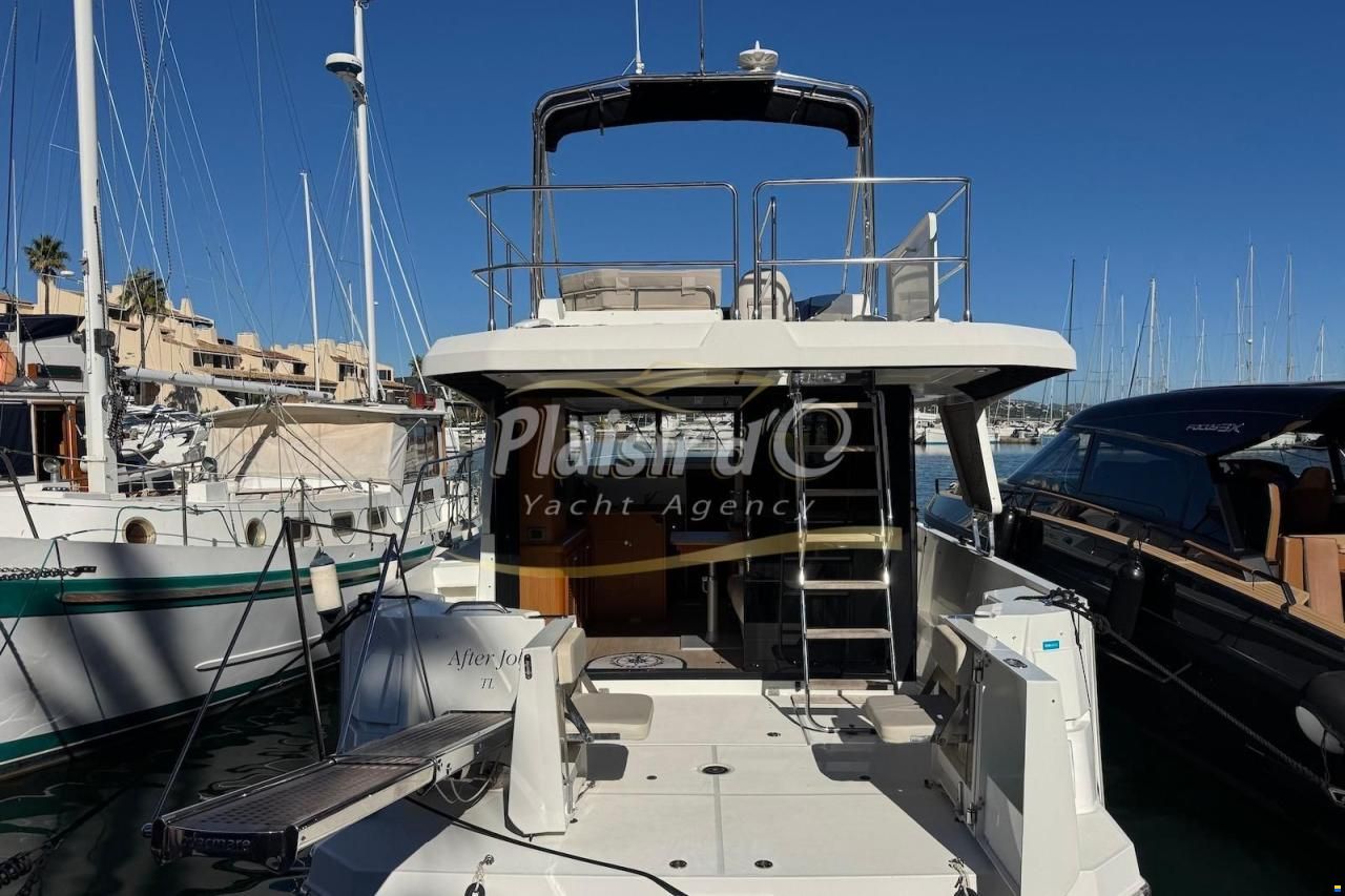 Beneteau Swift Trawler 35