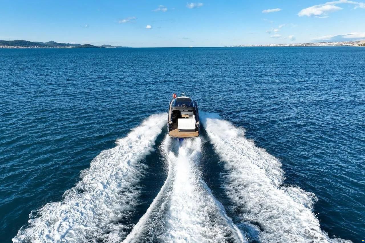 Focus Motor Yacht Power 36
