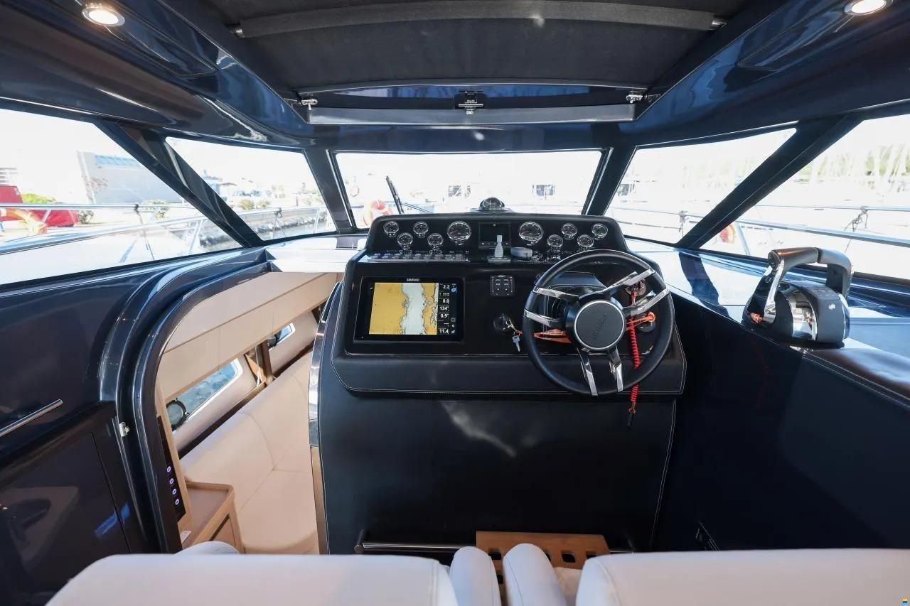Focus Motor Yacht Power 36
