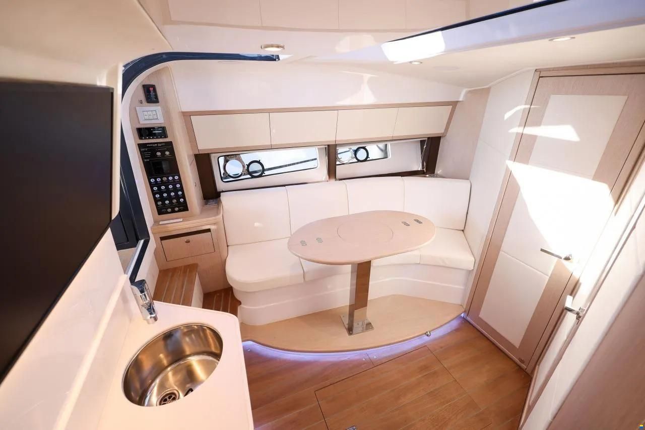 Focus Motor Yacht Power 36