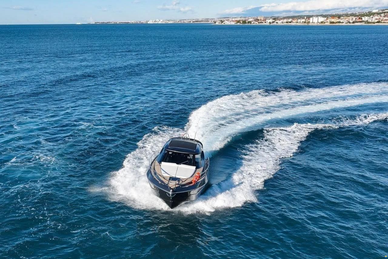 Focus Motor Yacht Power 36