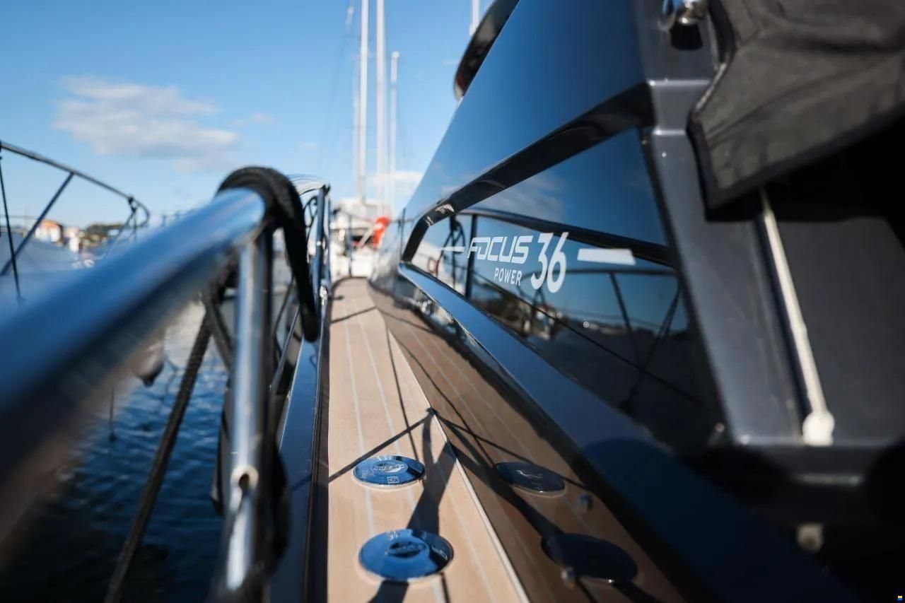 Focus Motor Yacht Power 36