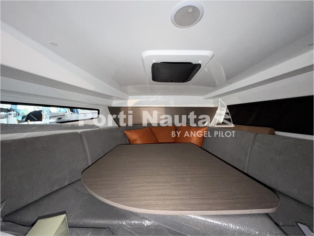 Beneteau Flyer 8 SUNdeck V2