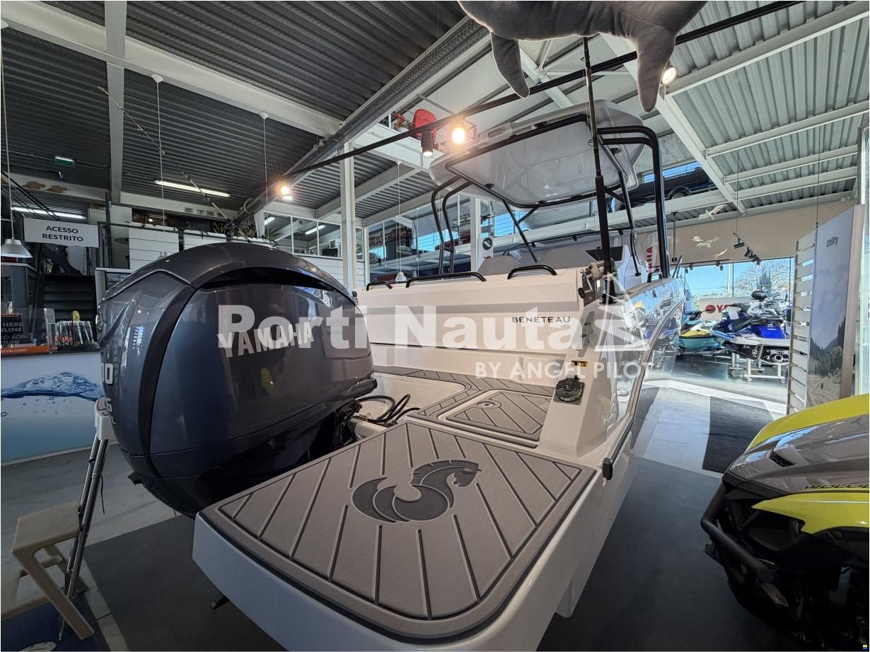 Beneteau Flyer 8 SUNdeck V2