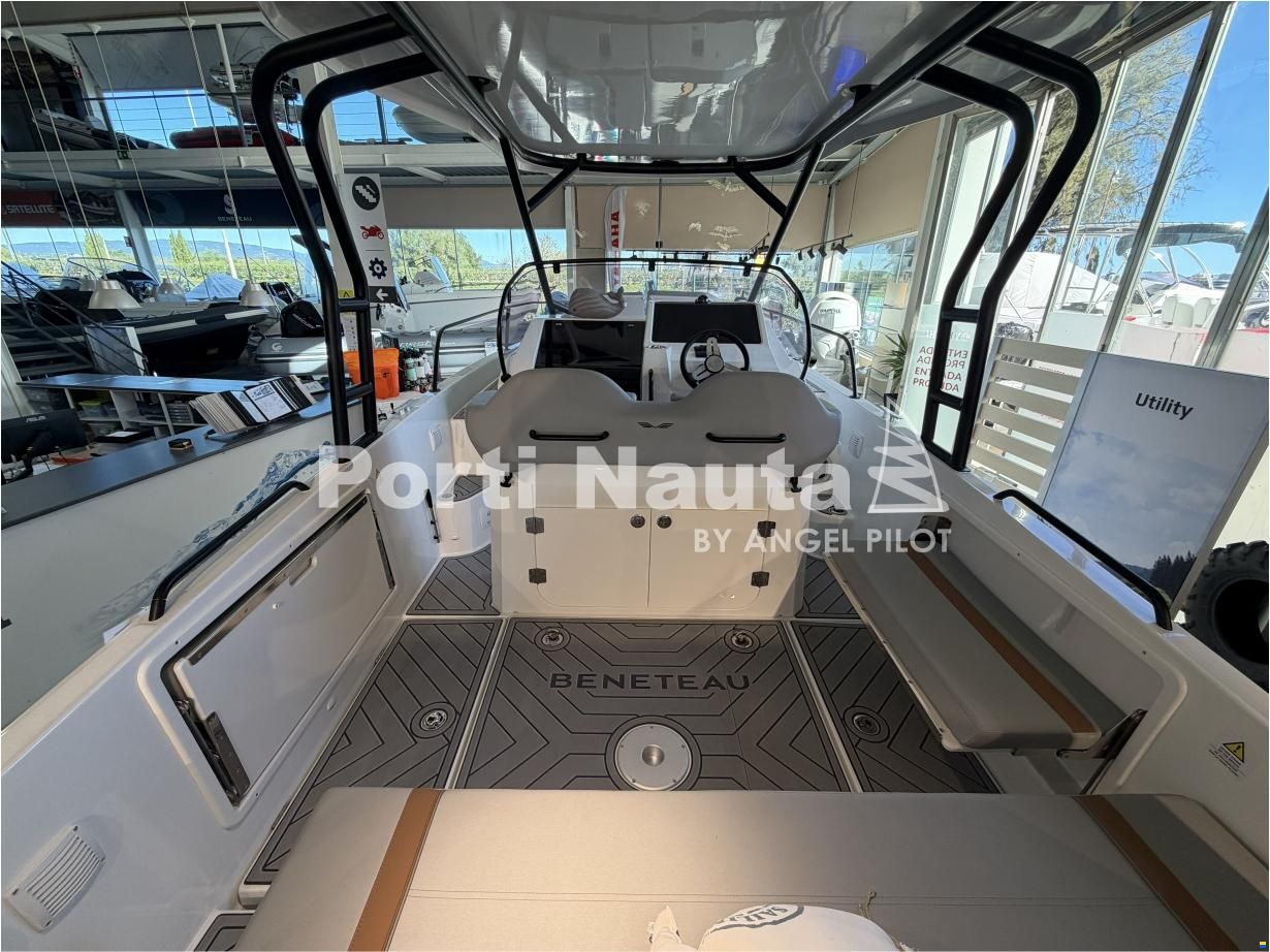 Beneteau Flyer 8 SUNdeck V2
