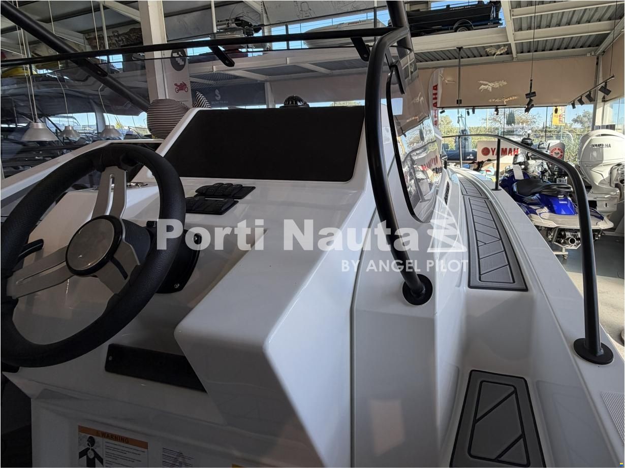 Beneteau Flyer 8 SUNdeck V2