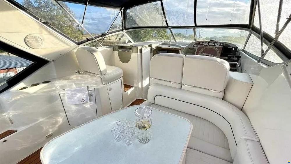 Bayliner 3055