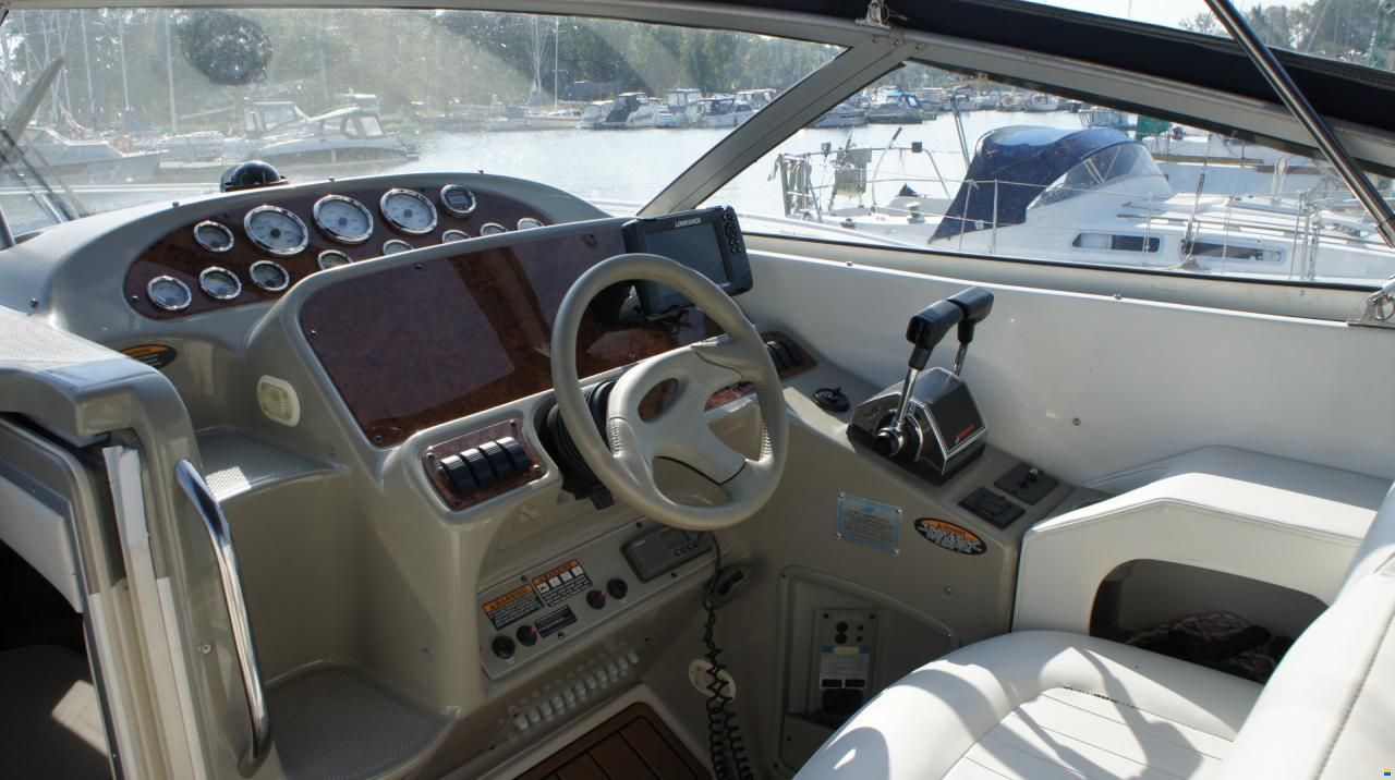Bayliner 3055