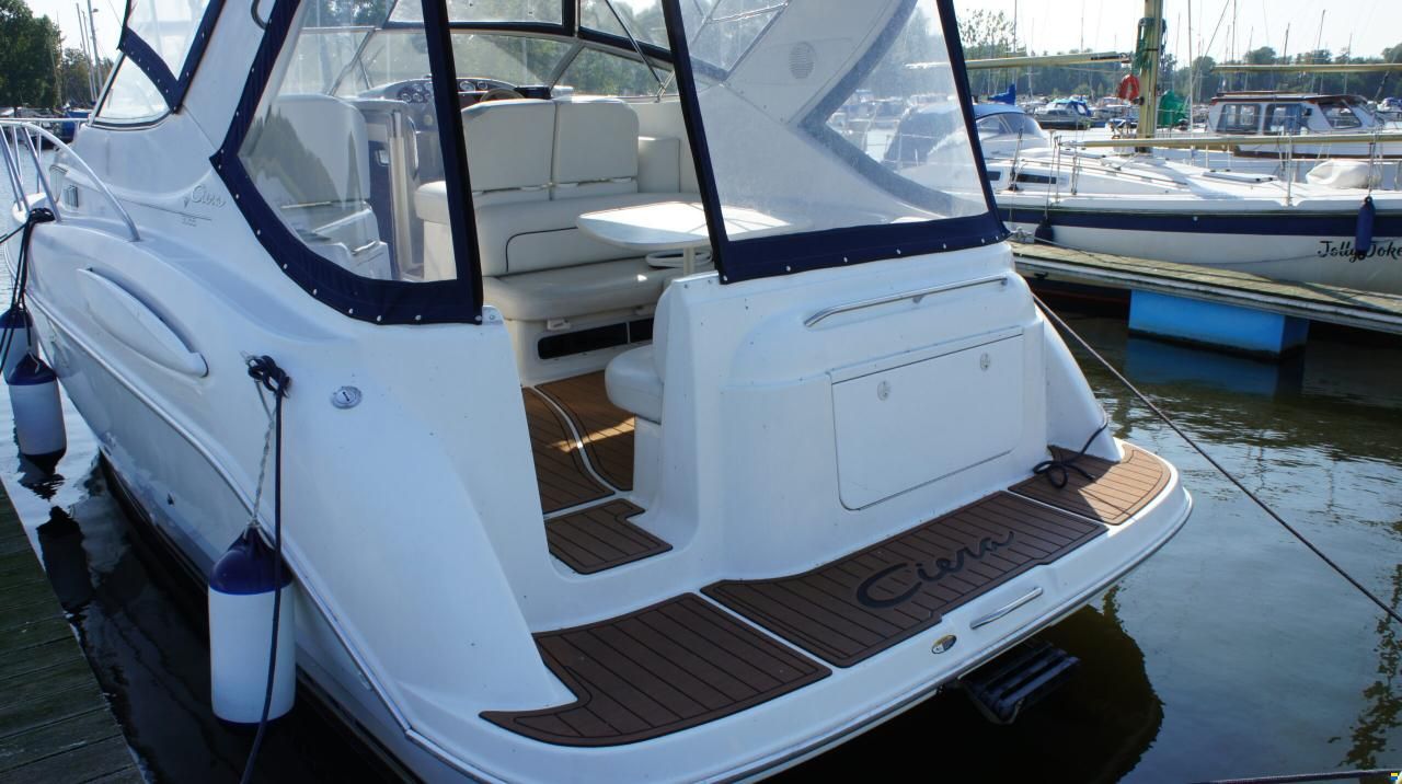 Bayliner 3055