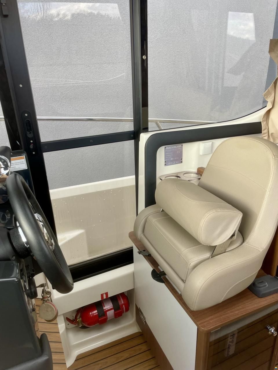 Quicksilver Activ 855