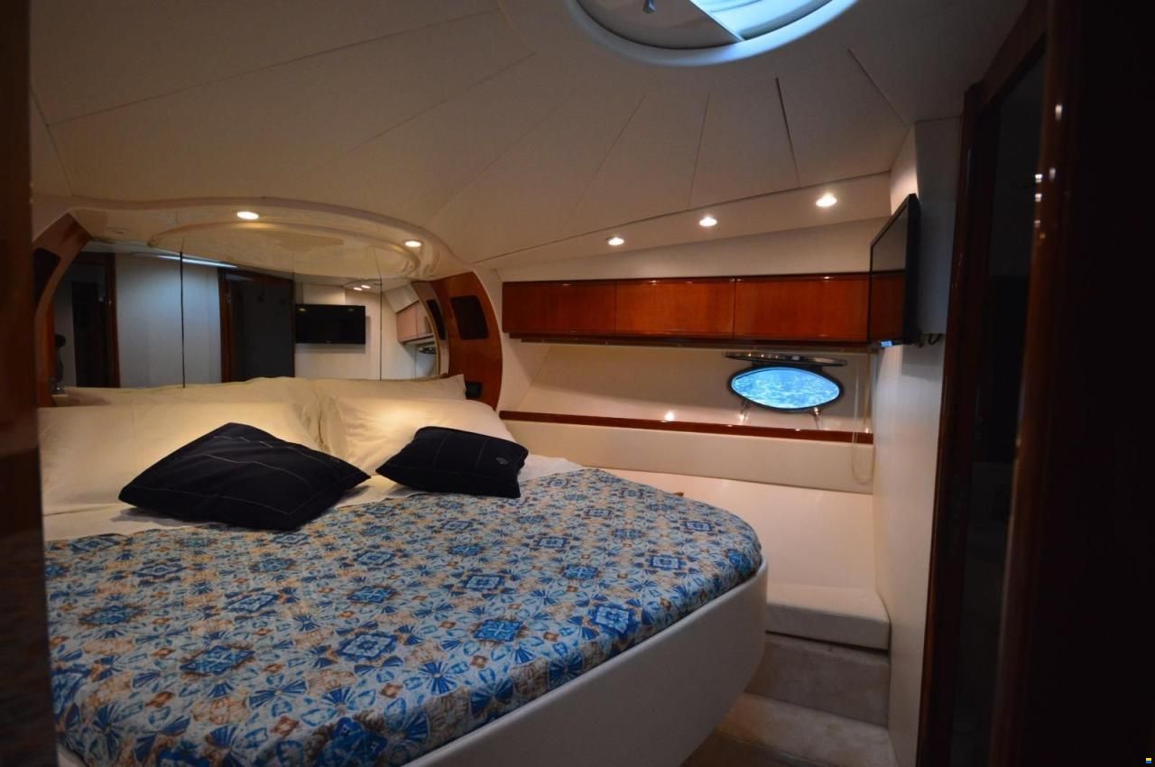 Pershing 52'
