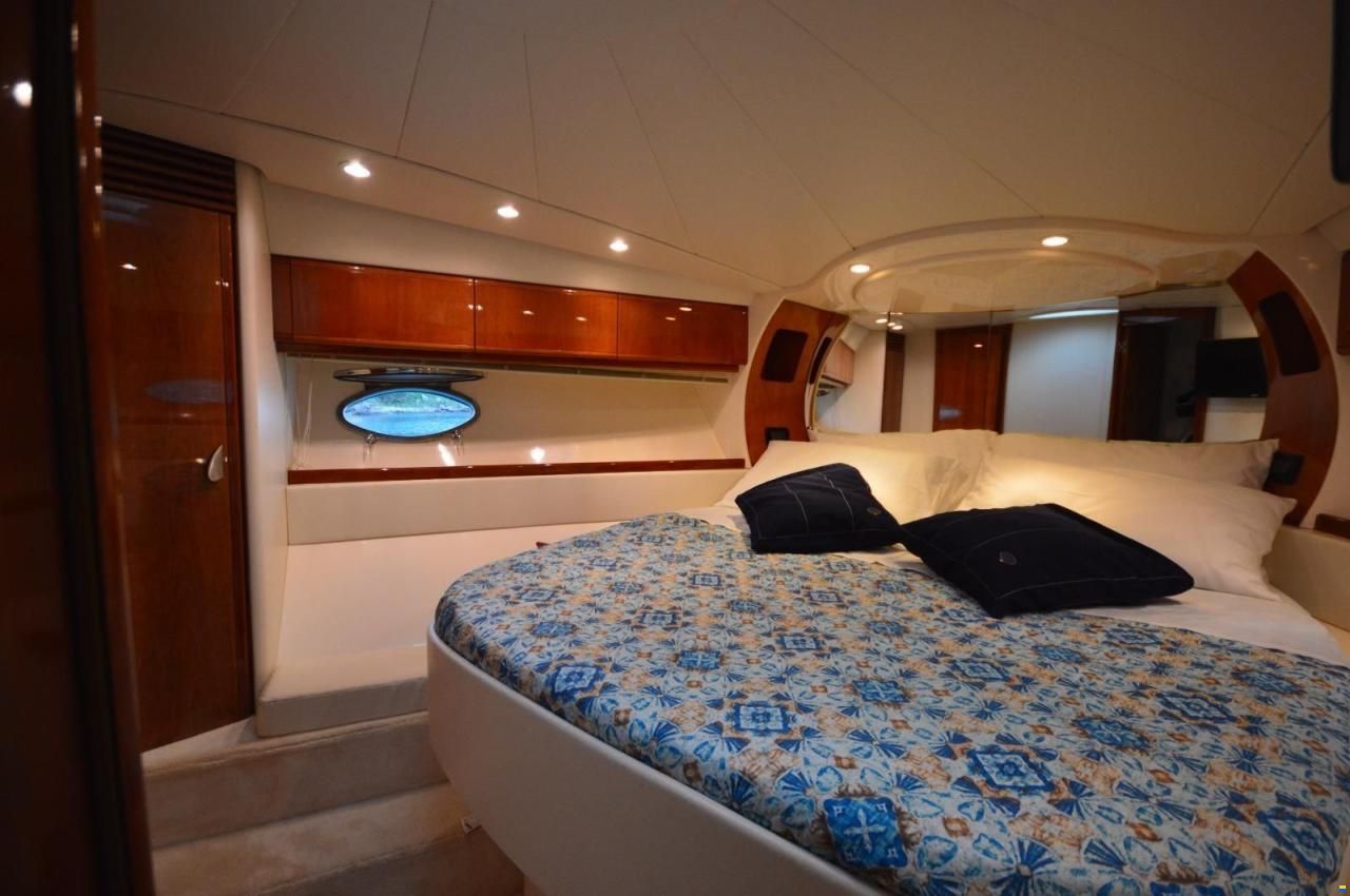 Pershing 52'