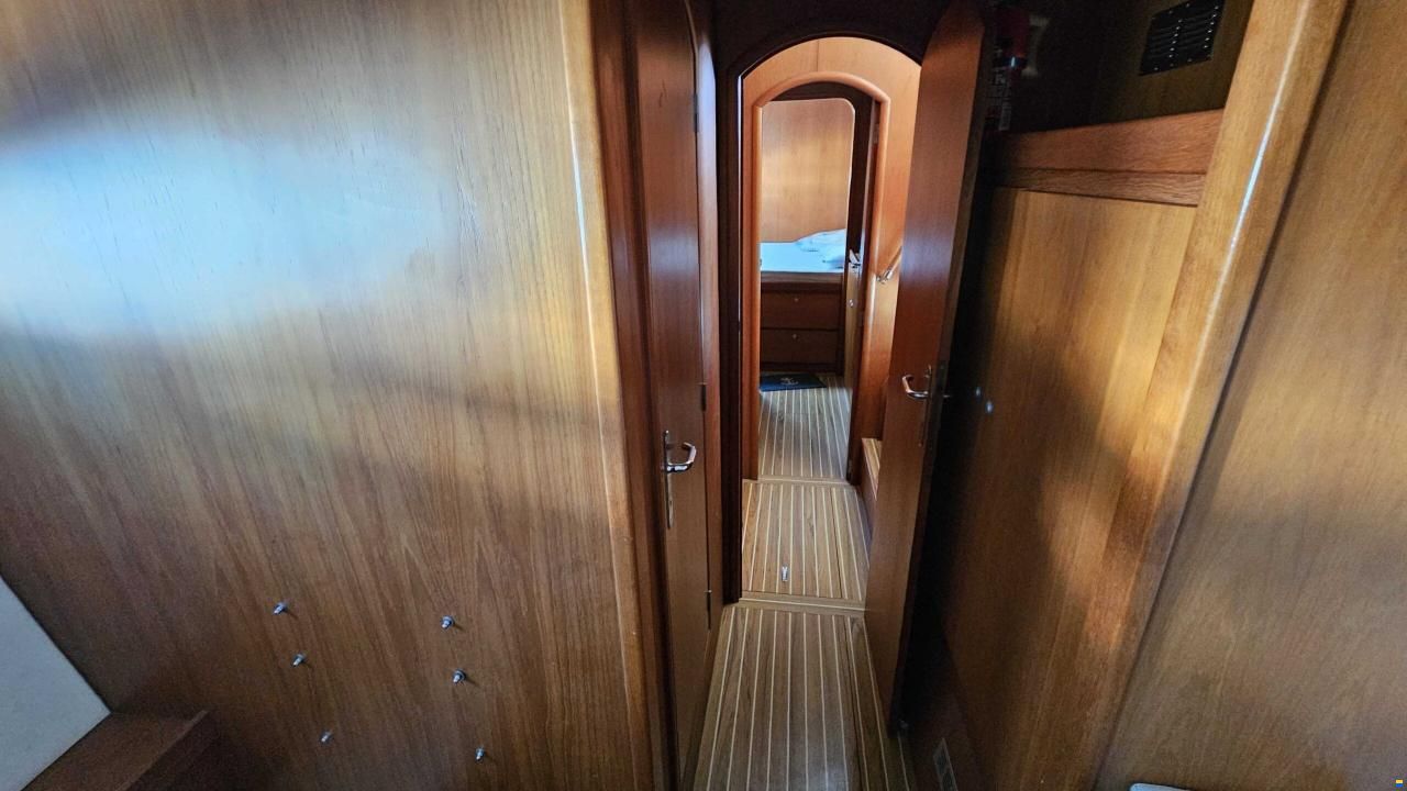 Lagoon 570
