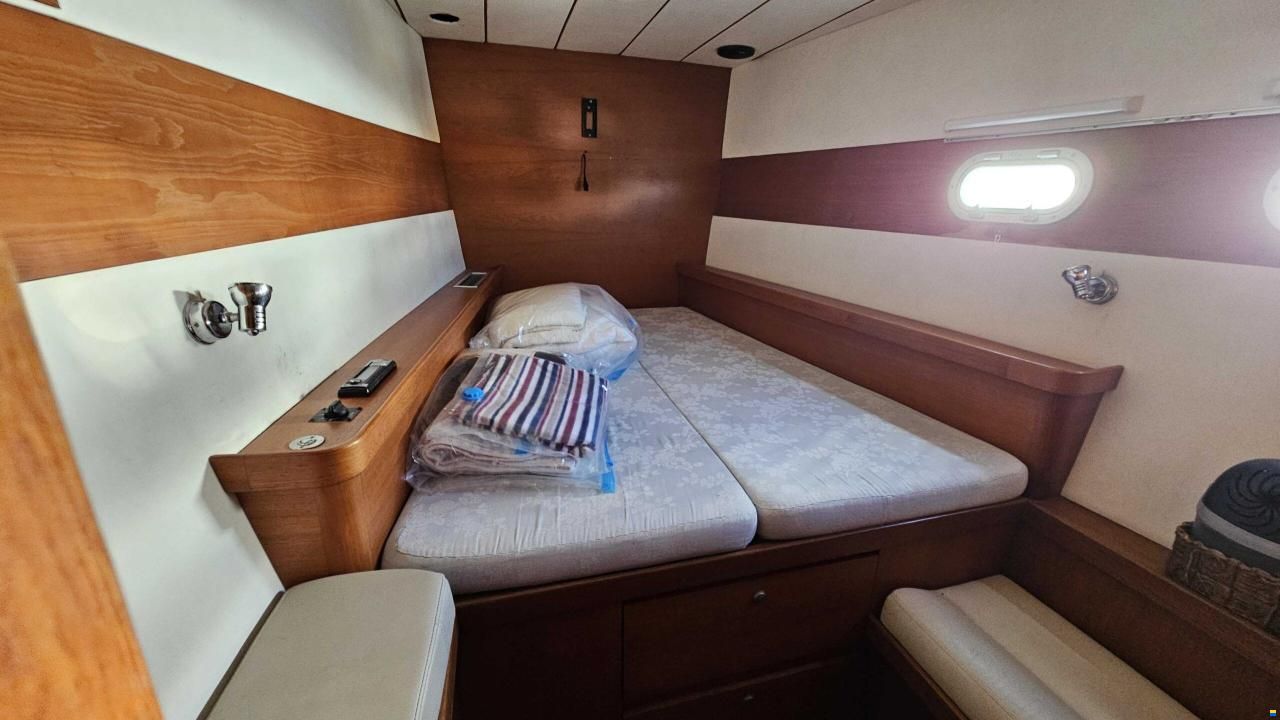 Lagoon 570