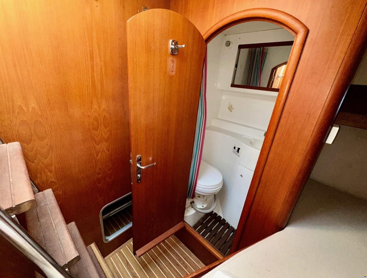 Lagoon 570