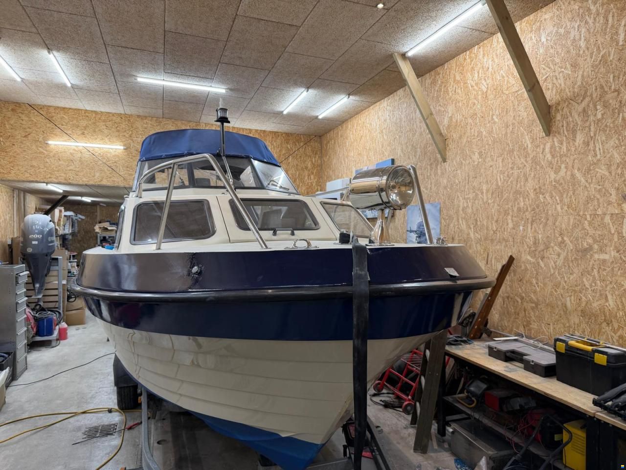 Framboat 690