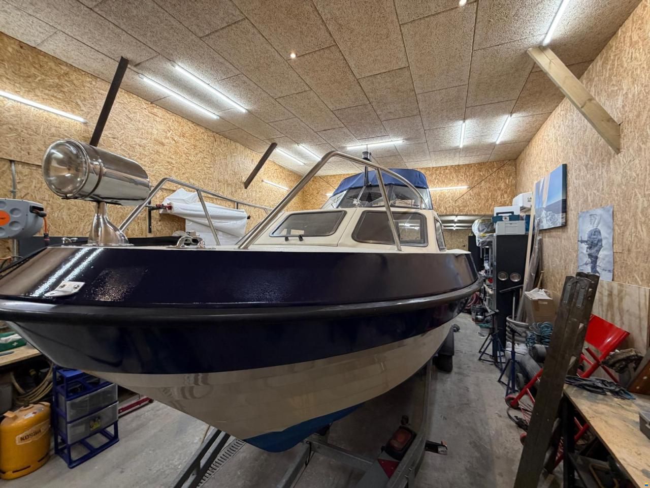 Framboat 690