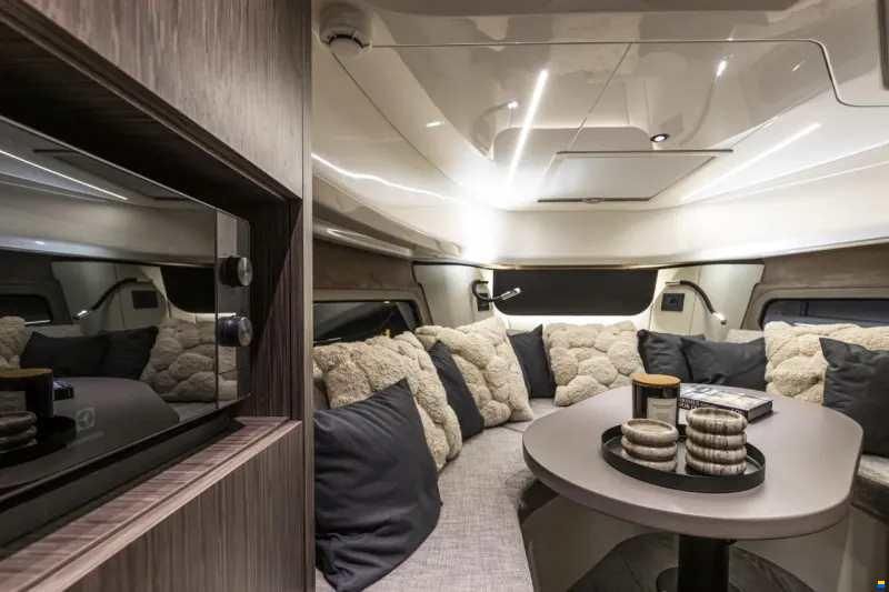 Cranchi A32 Luxury Tender