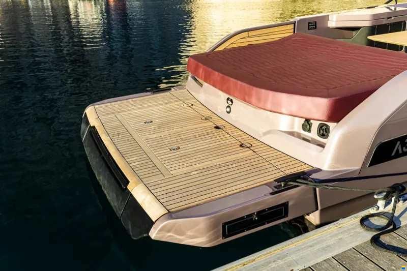 Cranchi A32 Luxury Tender