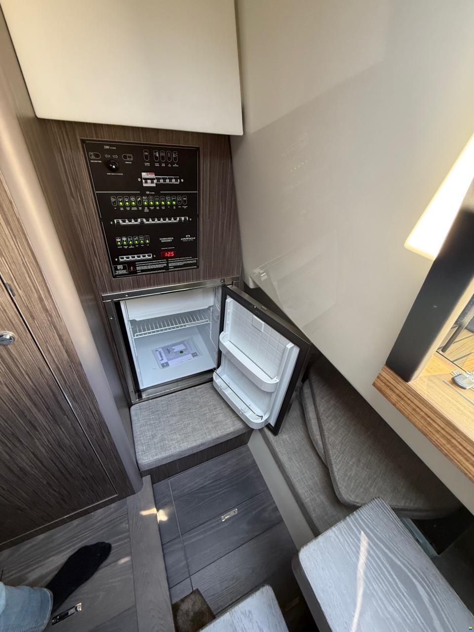 Cranchi A32 Luxury Tender