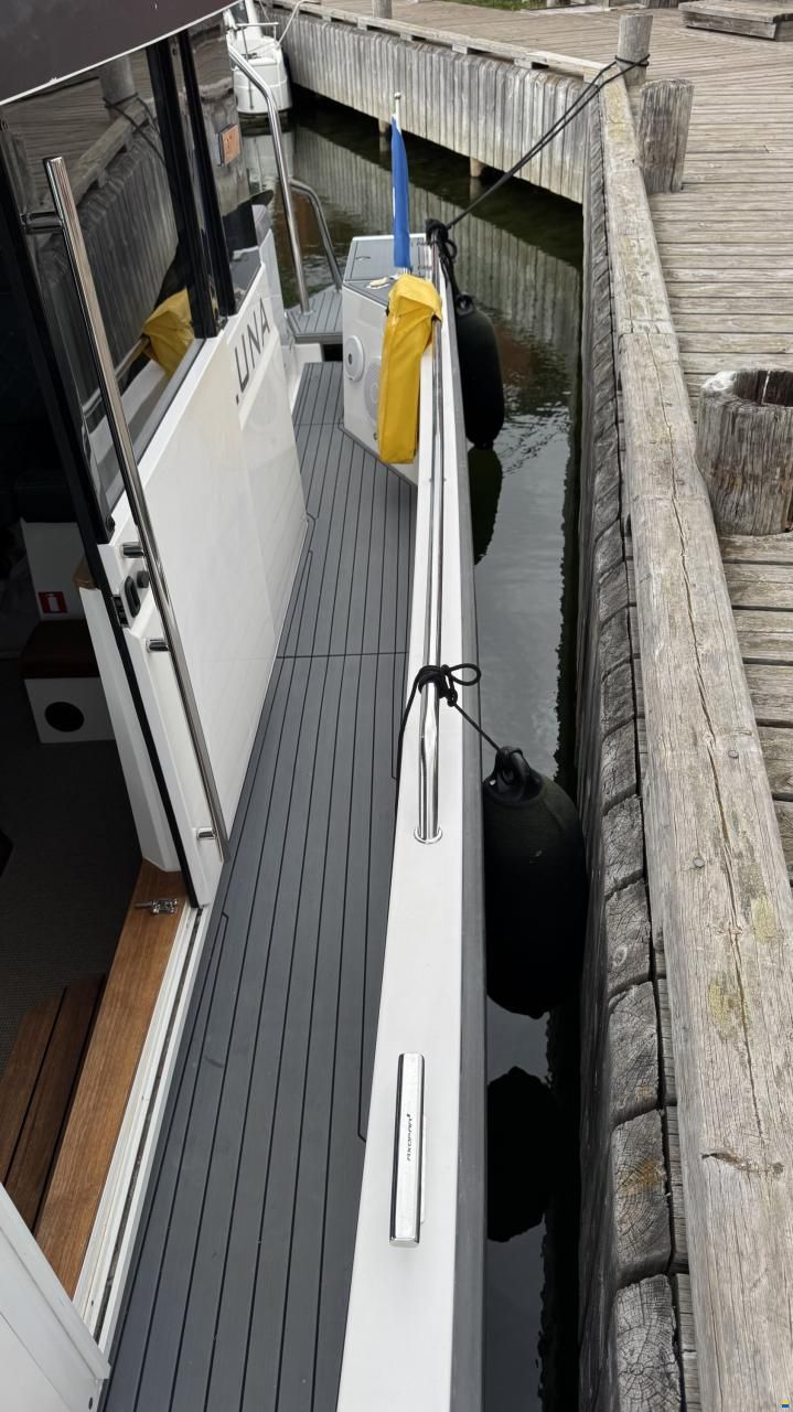 Axopar 37 XC Cross Cabin