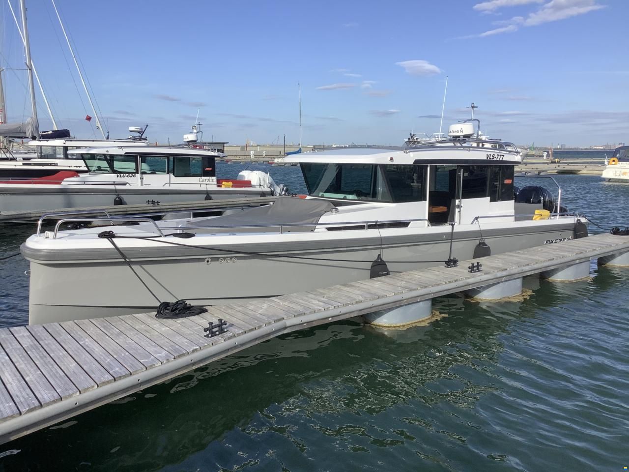 Axopar 37 XC Cross Cabin