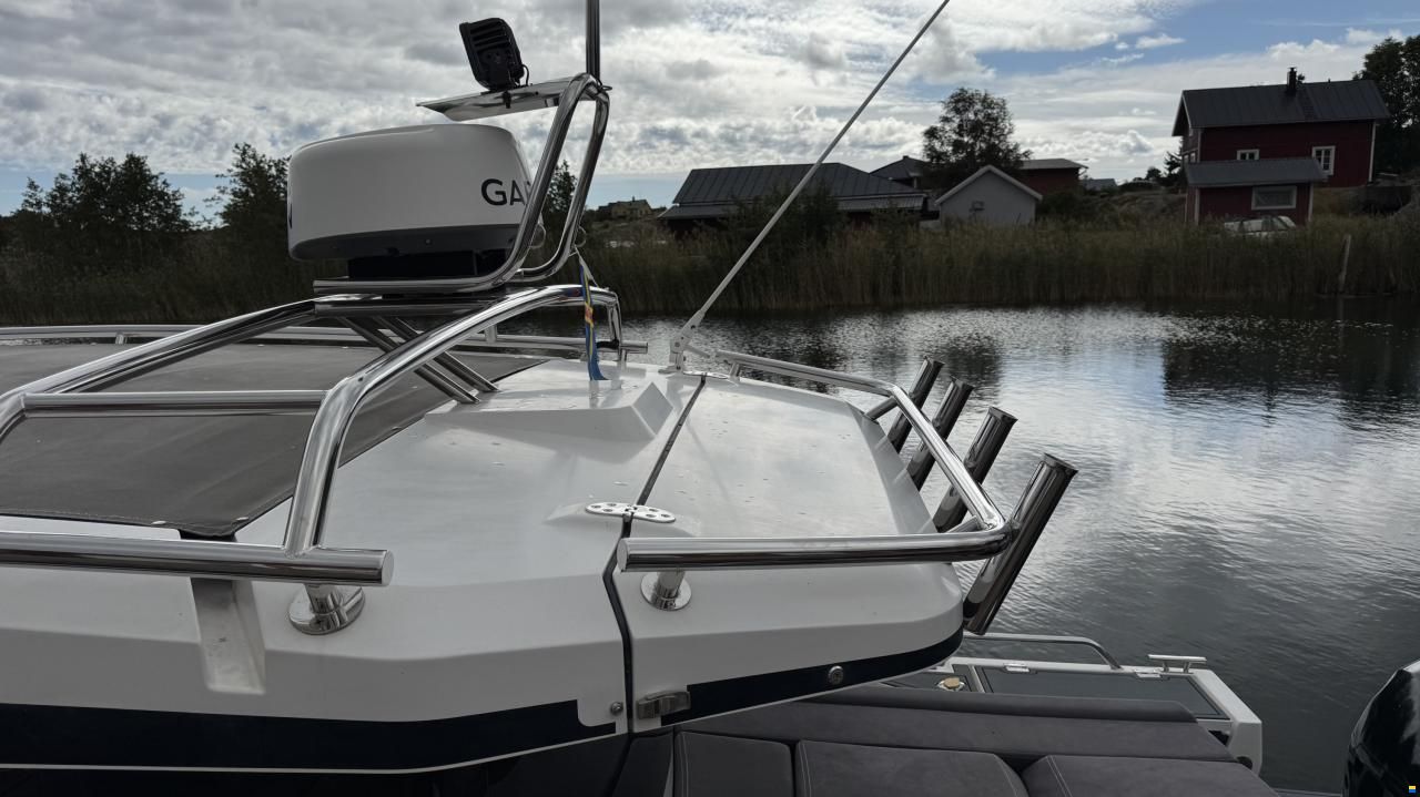 Axopar 37 XC Cross Cabin
