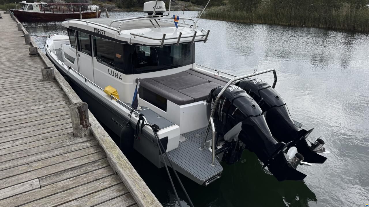 Axopar 37 XC Cross Cabin