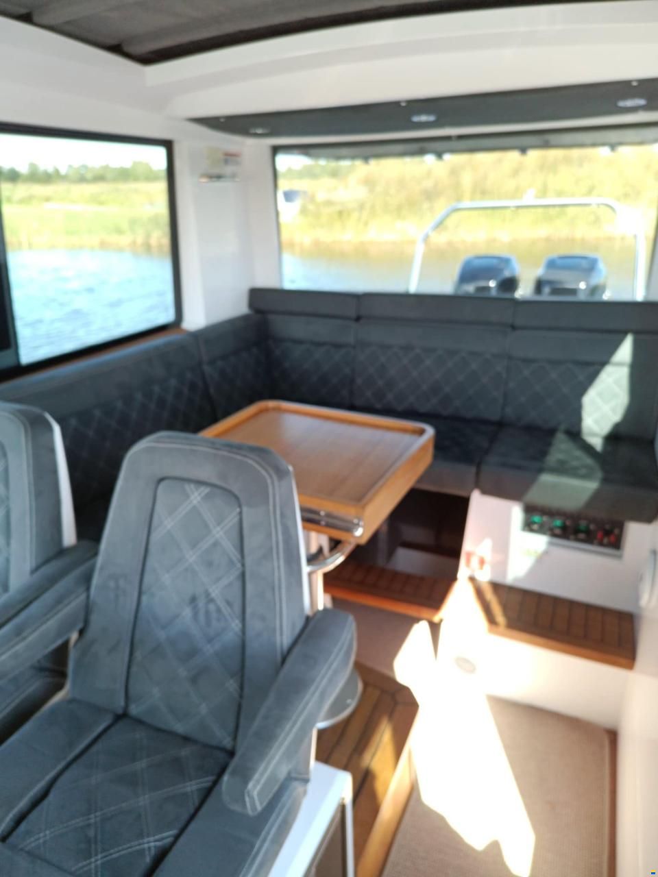 Axopar 37 XC Cross Cabin