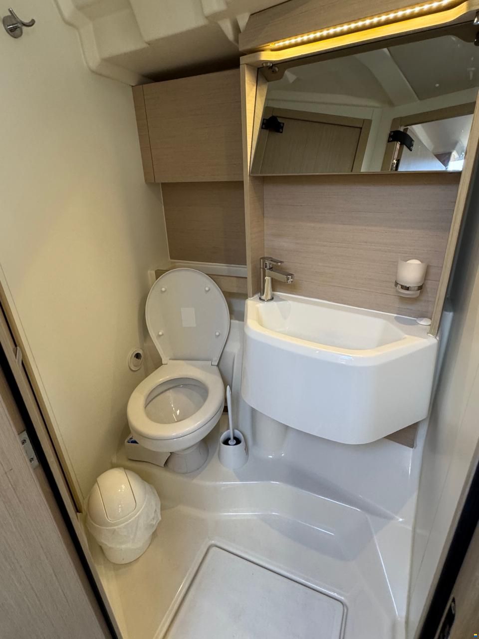 Beneteau Oceanis 51.1