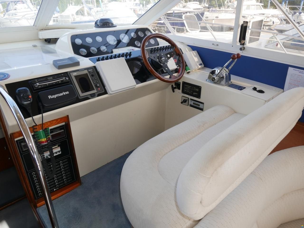 Fairline Phantom 37